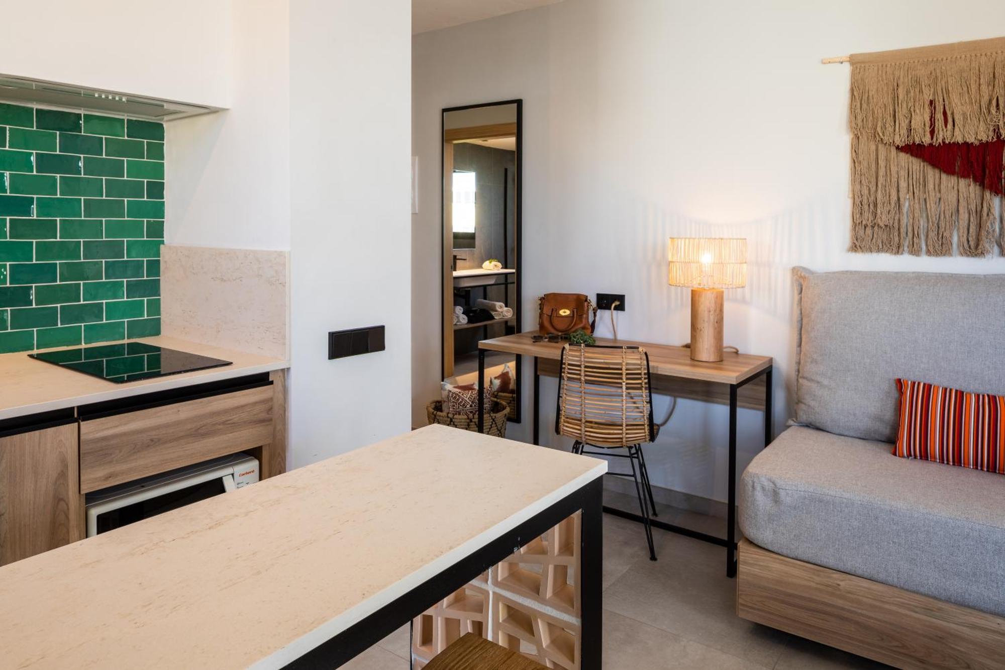 Aparthotel Casita Blanca - Adults Only San Antonio  Exterior photo