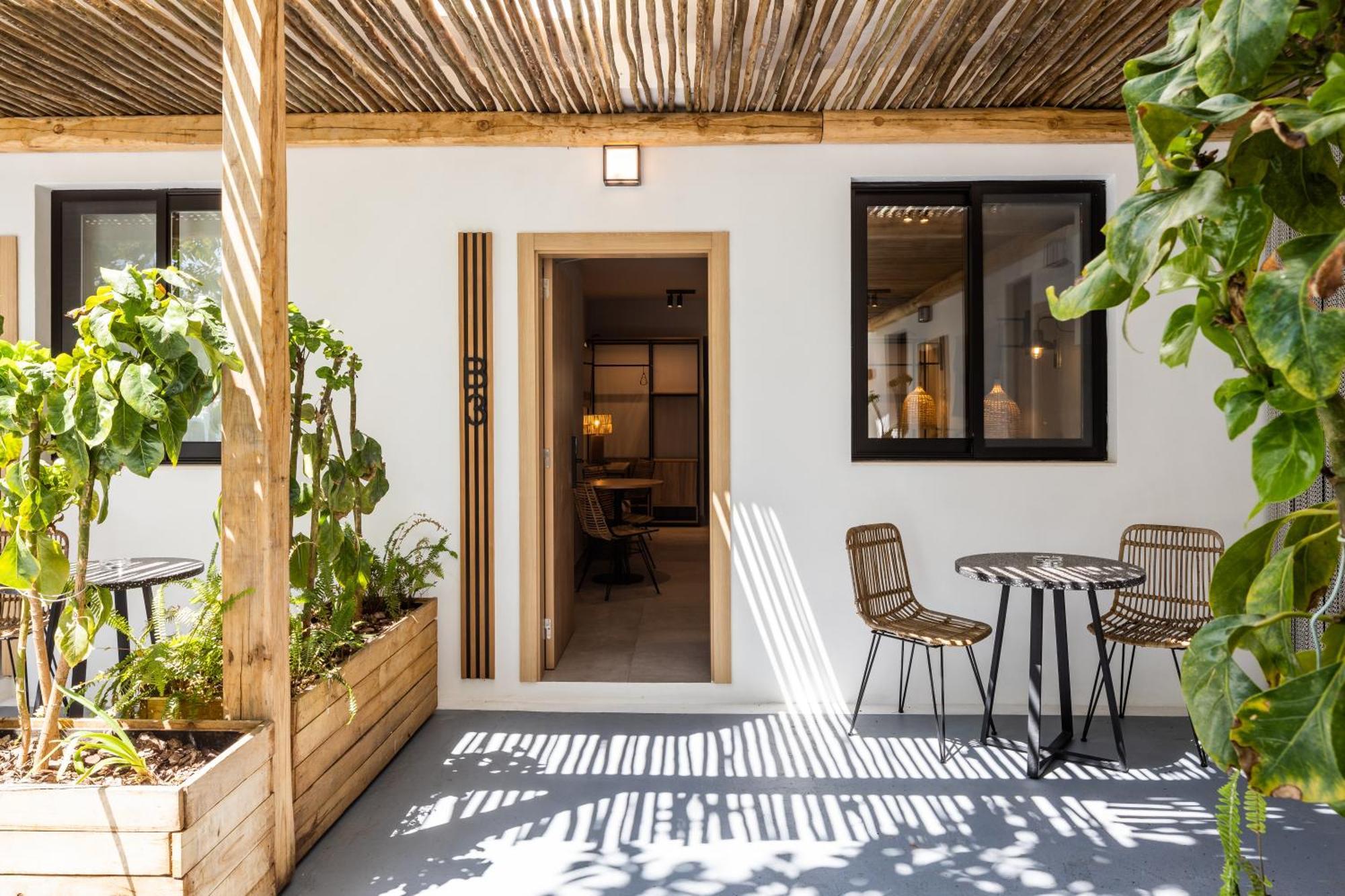 Aparthotel Casita Blanca - Adults Only San Antonio  Exterior photo